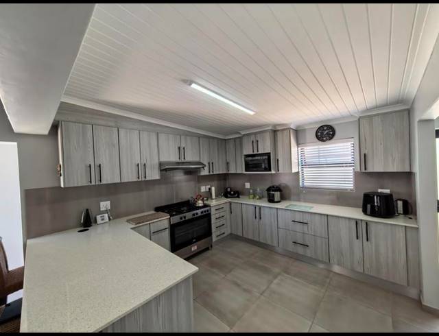 3 BEDROOM HOUSE FOR SALE IN LAAIPLEK